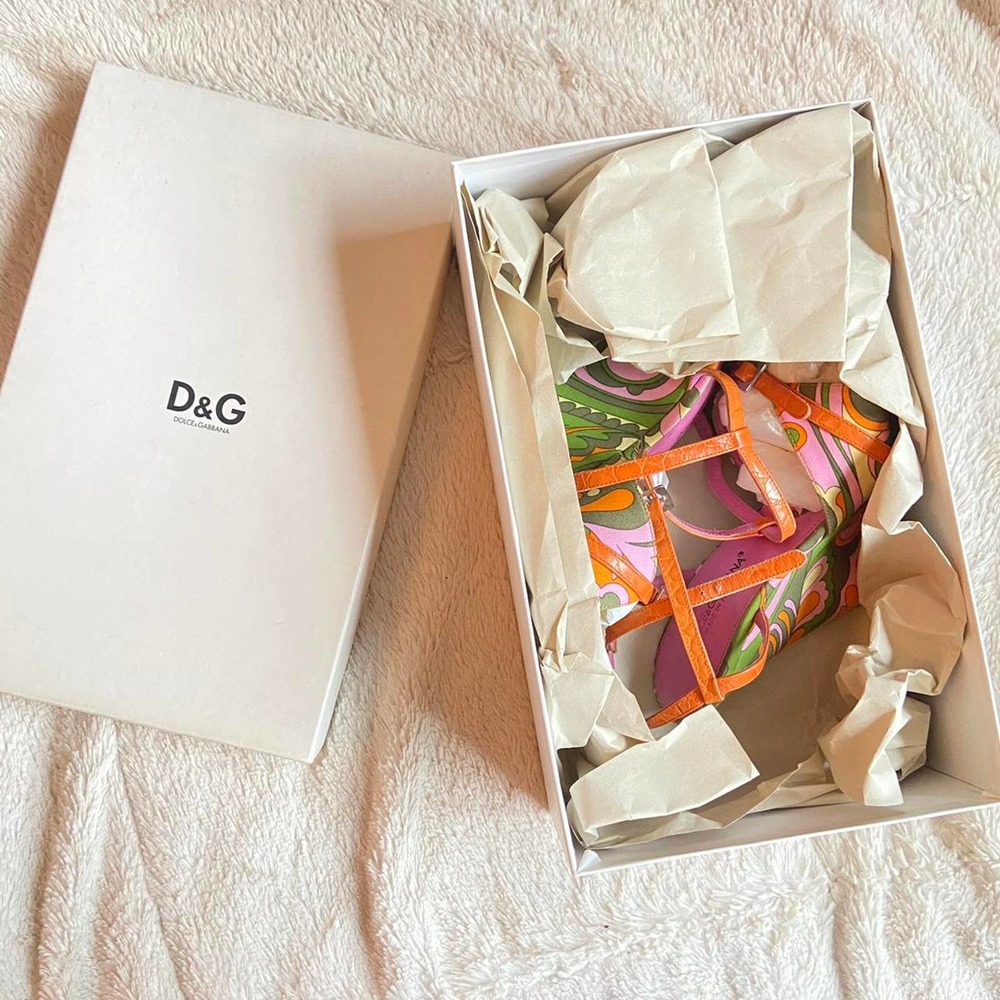 Authentic Summer of Love Dolce & Gabbana Psychedelic Heels size 6 - Picture 2 of 4